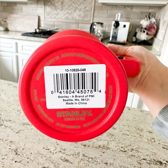 Valentine's Day - Limited Edition - Stanley 40oz with hearts - Picture 5 of 7